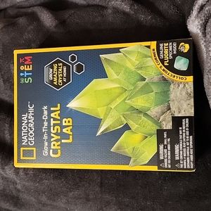 National Geographic Glow In The Dark Crystal Lab